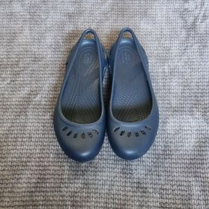Crocs Navy Slip On Mary Jane Shoes Women's Size 4 EUC,